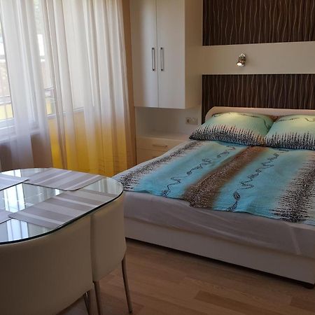 שיופוק Lara Apartments מראה חיצוני תמונה